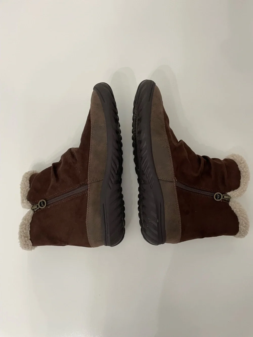 JBU Briar Chocolate Brown Micro Suede Shearling Winter Ankle Boots, size 10W